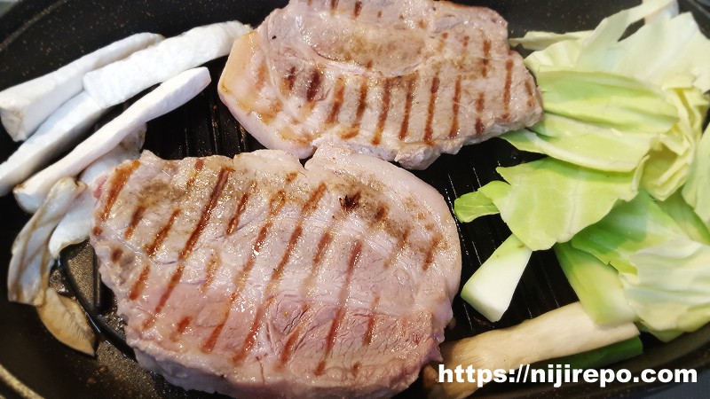 nitoriのグリルパンで豚肉ステーキを焼く